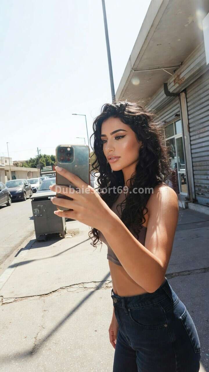 דירות דיסקרטיות או החלקות אינסופיות? מה באמת משתלם כשאתה חרמן